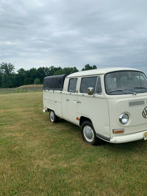 Volkswagen Bus/Vanagon 1968 image number 16