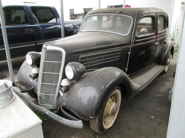 Ford Deluxe 1935 image number 0