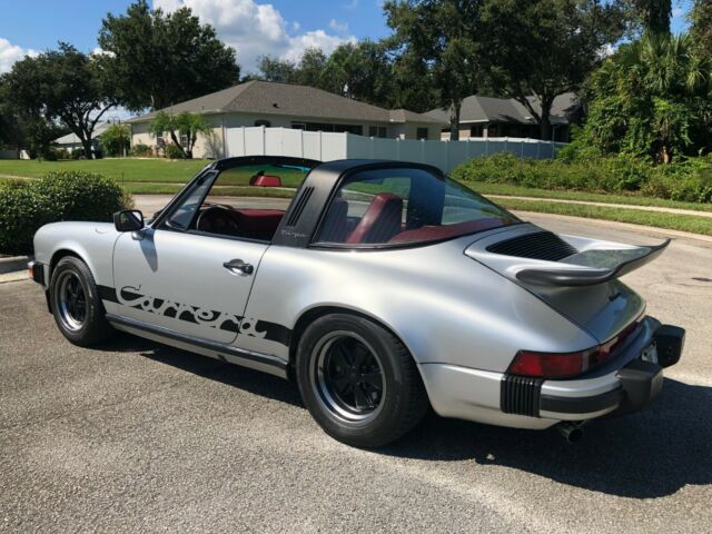 Porsche 911 1975 image number 35