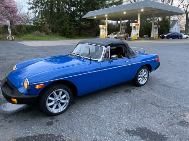 MG MGB 1977 image number 15