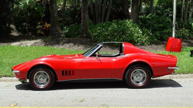 Chevrolet Corvette 1968 image number 2