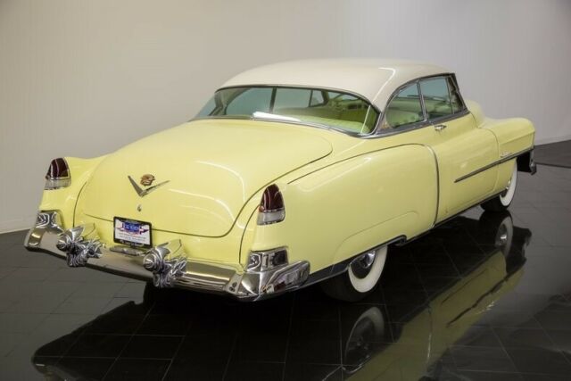 Cadillac DeVille 1953 image number 21