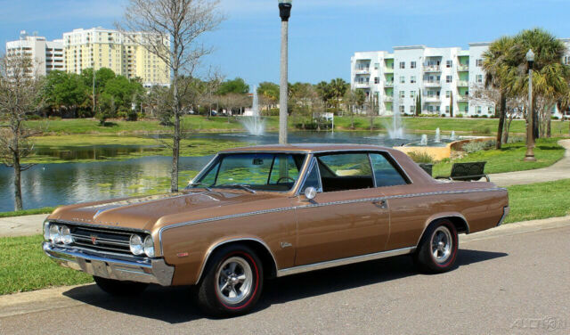 Oldsmobile Cutlass 1964 image number 2