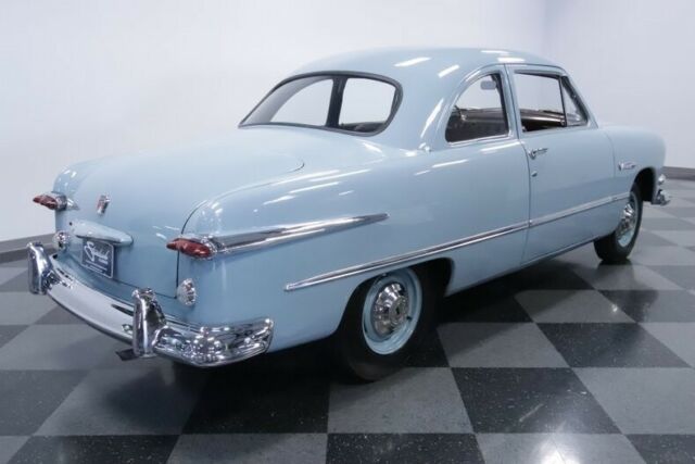 Ford Deluxe 1951 image number 13