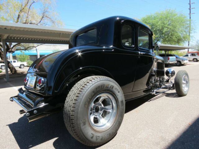 Ford Coupe 1932 image number 2