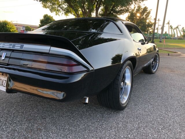 Chevrolet Camaro 1979 image number 2