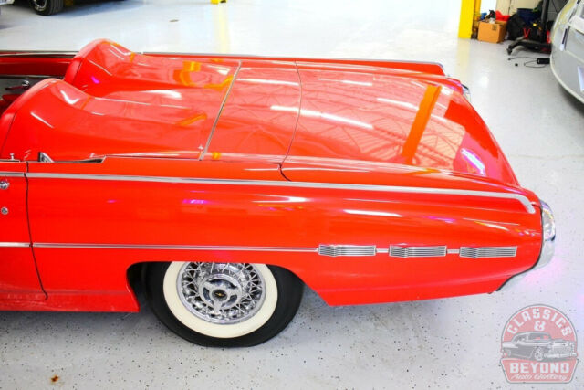 Ford Thunderbird 1962 image number 15