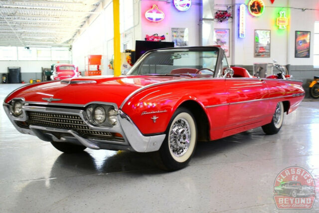 Ford Thunderbird 1962 image number 32