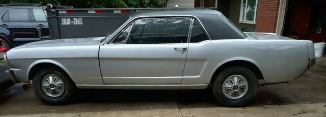 Ford Mustang 1966 image number 23