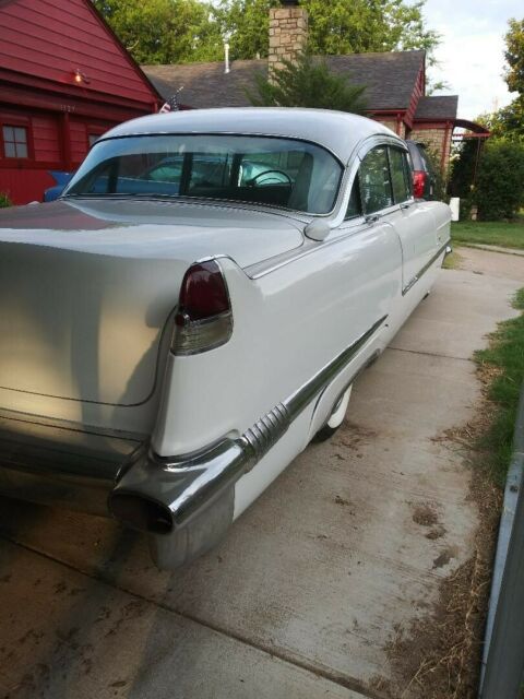 Cadillac Fleetwood 1956 image number 12