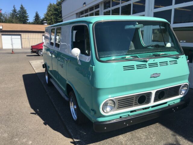 Chevrolet G10 Van 1967 image number 25