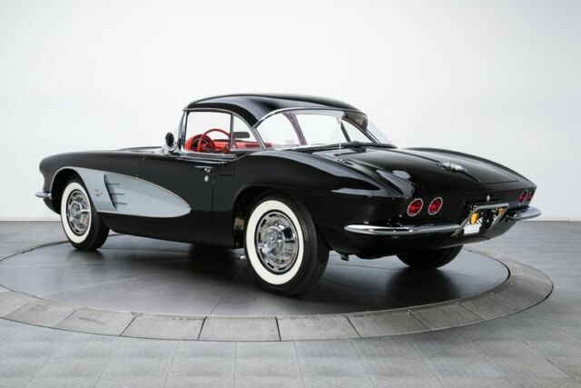 Chevrolet Corvette 1961 image number 11