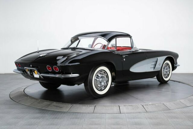 Chevrolet Corvette 1961 image number 31