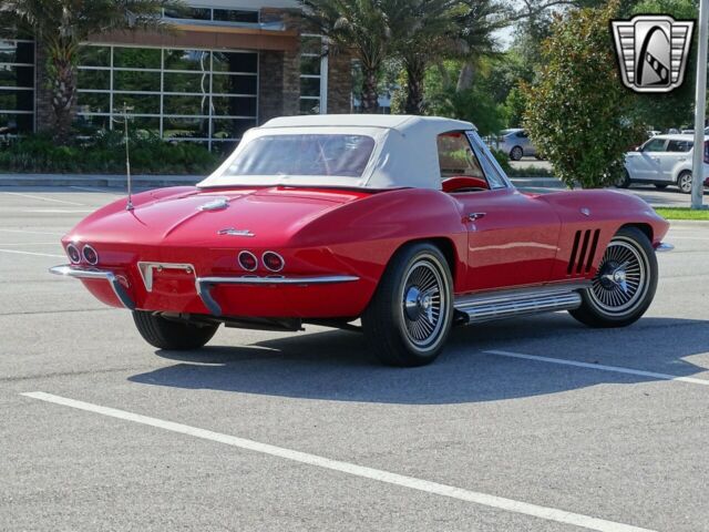 Chevrolet Corvette 1965 image number 36