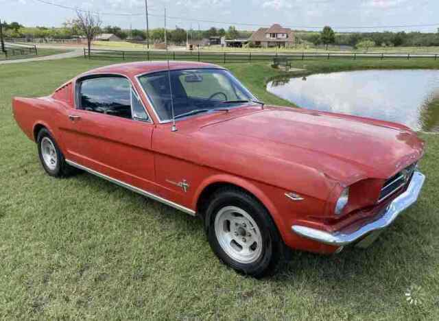 Ford Mustang Fastback 2.2 1965 image number 2