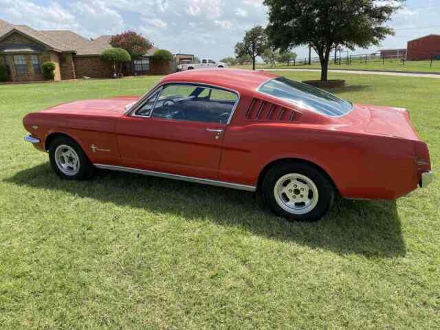 Ford Mustang Fastback 2.2 1965 image number 23