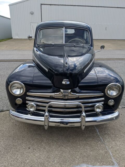 Ford Super Deluxe Coupe 1947 image number 13