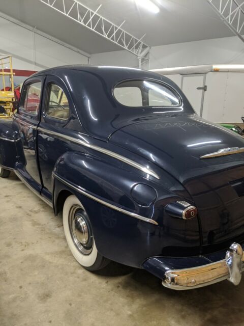 Ford Super Deluxe Coupe 1947 image number 17