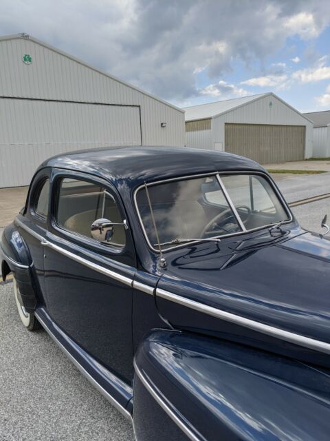 Ford Super Deluxe Coupe 1947 image number 9