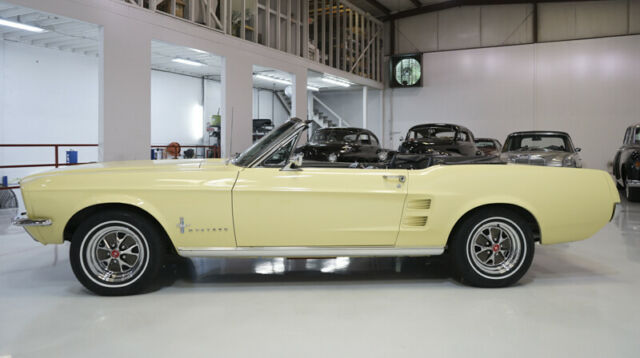 Ford Mustang 1967 image number 30