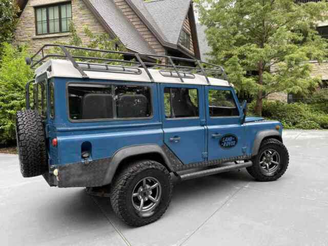 Land Rover defender 110 1978 image number 2