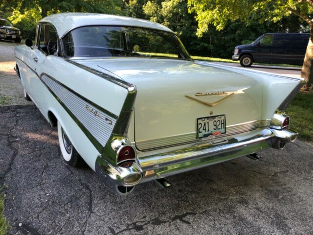 Chevrolet Bel Air/150/210 1957 image number 12