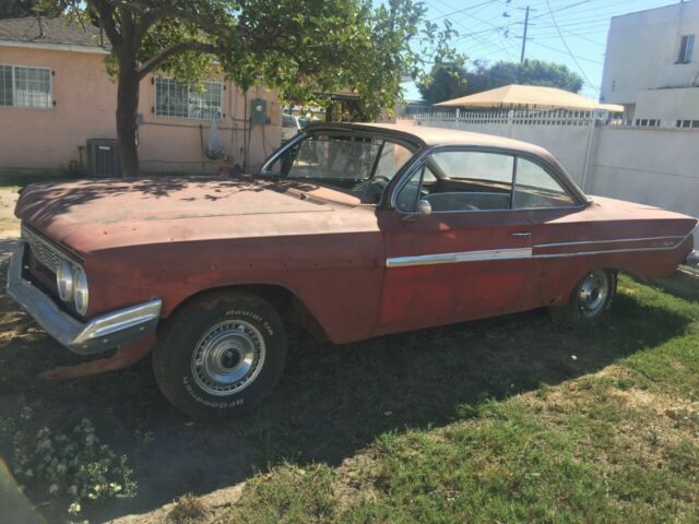 Chevrolet Impala 1961 image number 24