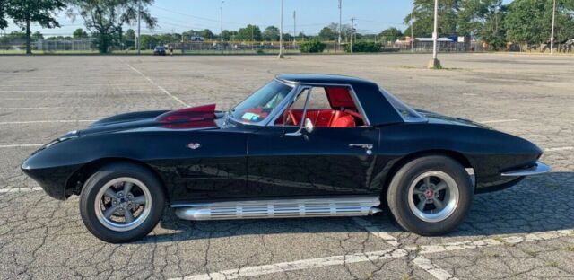 Chevrolet Corvette 1963 image number 2