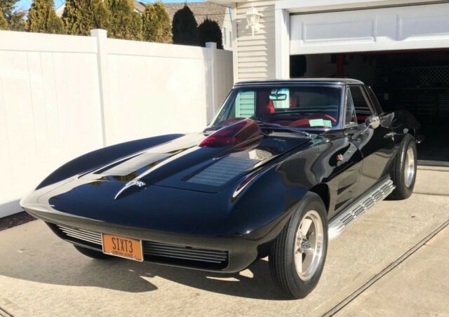 Chevrolet Corvette 1963 image number 27