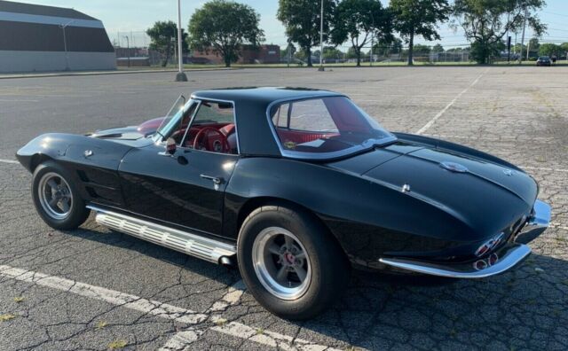 Chevrolet Corvette 1963 image number 32