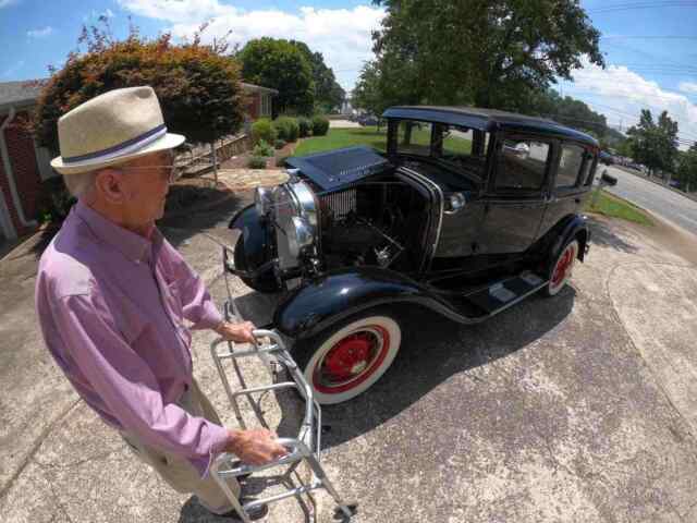 Ford model A Town Sedan 1930 image number 18