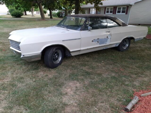 Buick LeSabre 1966 image number 0