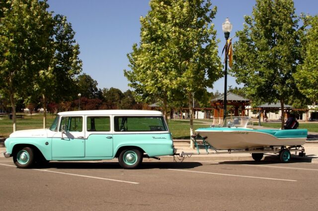 International Harvester Travelall 1962 image number 3