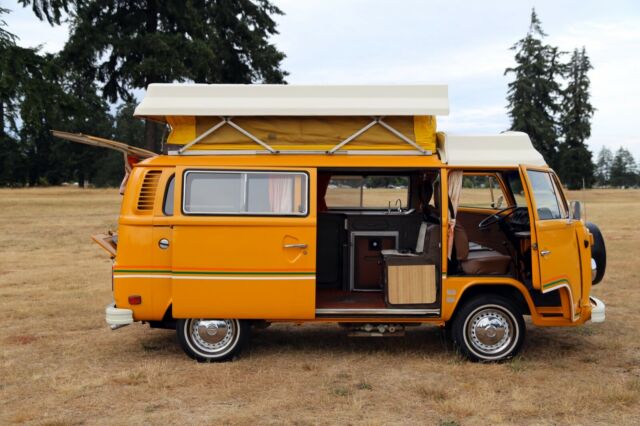 Volkswagen Bus/Vanagon 1977 image number 1