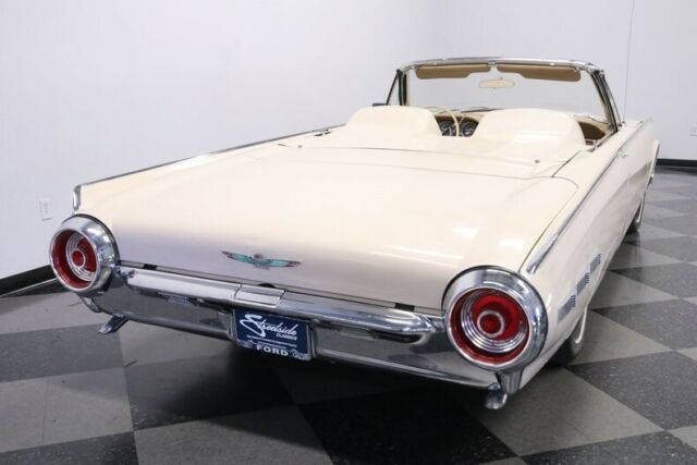 Ford Thunderbird 1962 image number 12