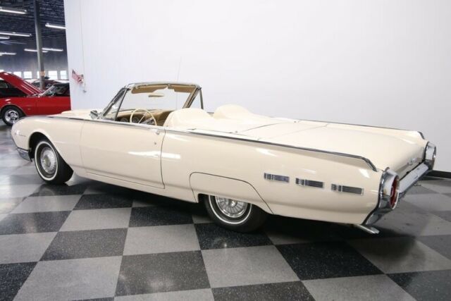 Ford Thunderbird 1962 image number 32