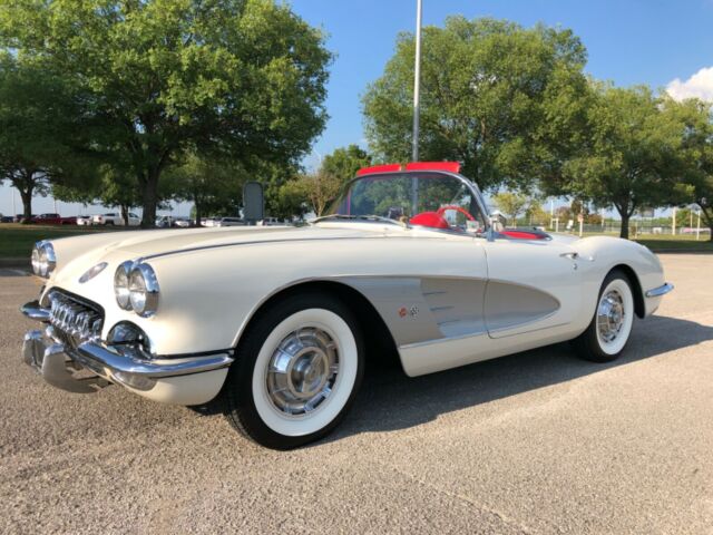 Chevrolet Corvette 1960 image number 23