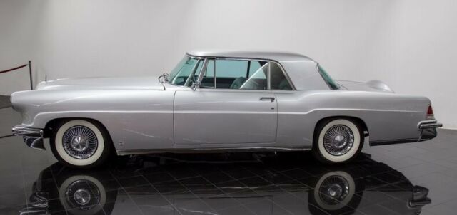 Lincoln Continental Mark II 1957 image number 2