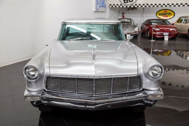 Lincoln Continental Mark II 1957 image number 32