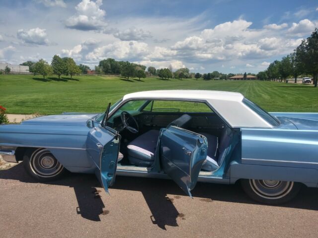 Cadillac DeVille Sedan 1963 image number 15