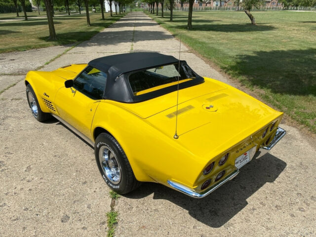 Chevrolet Corvette 1971 image number 27