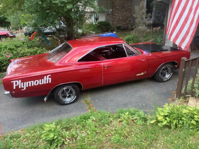 Plymouth Road Runner 1968 image number 0