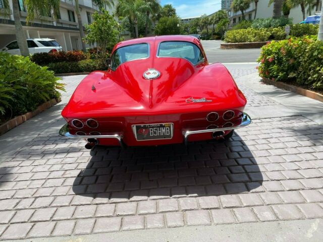 Chevrolet Corvette 1963 image number 29