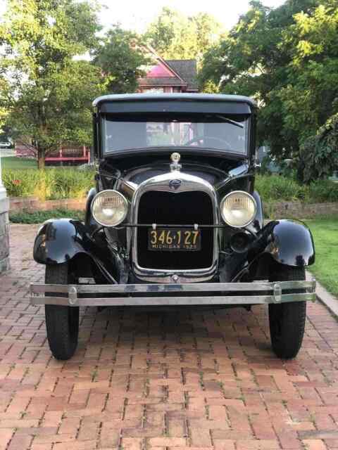 Ford Briggs Half Leatherback Fordor 1929 image number 29