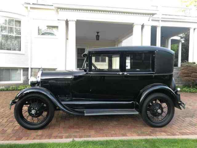 Ford Briggs Half Leatherback Fordor 1929 image number 36