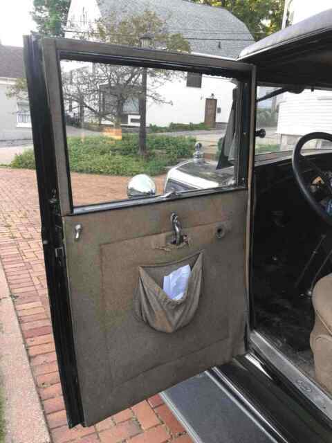 Ford Briggs Half Leatherback Fordor 1929 image number 41