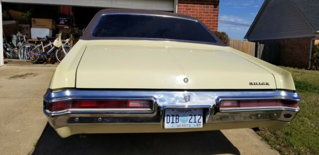 Buick LeSabre 1970 image number 12