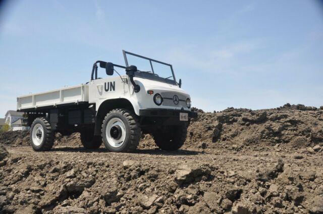 Mercedes-Benz Unimog 1971 image number 0