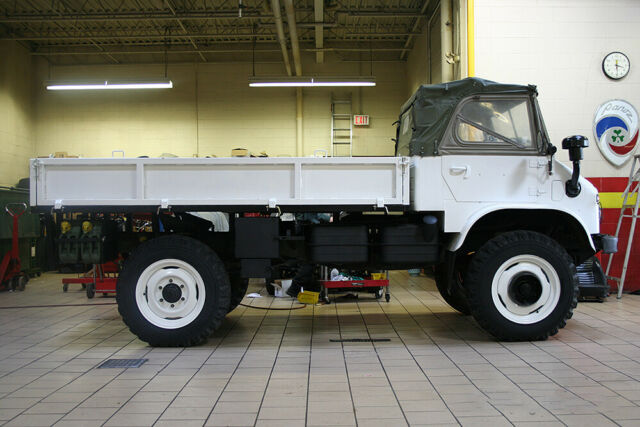 Mercedes-Benz Unimog 1971 image number 14