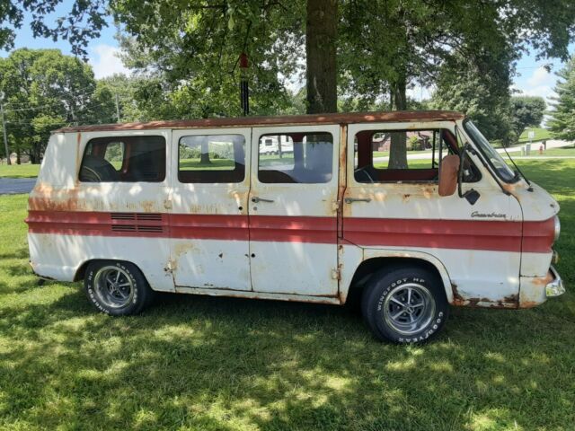 Chevrolet Corvair 1961 image number 2